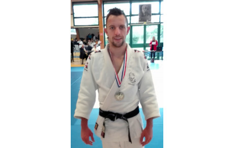 Arnaud au France 2ème div.
